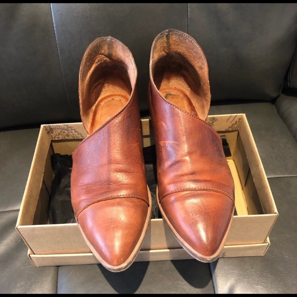 Free people Royals flat!